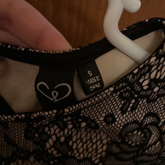 Lacy Windsor Dress - Picture 2 of 3